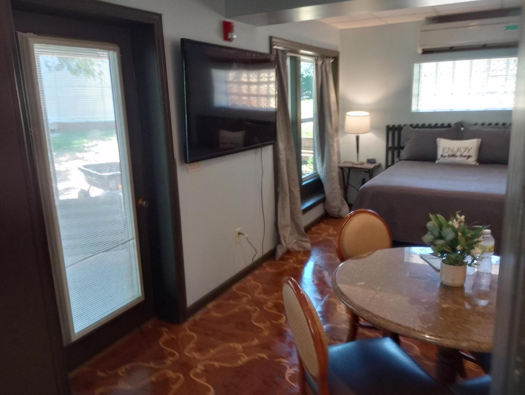 Elk River Hotel & Cafe Sutton 외부 사진