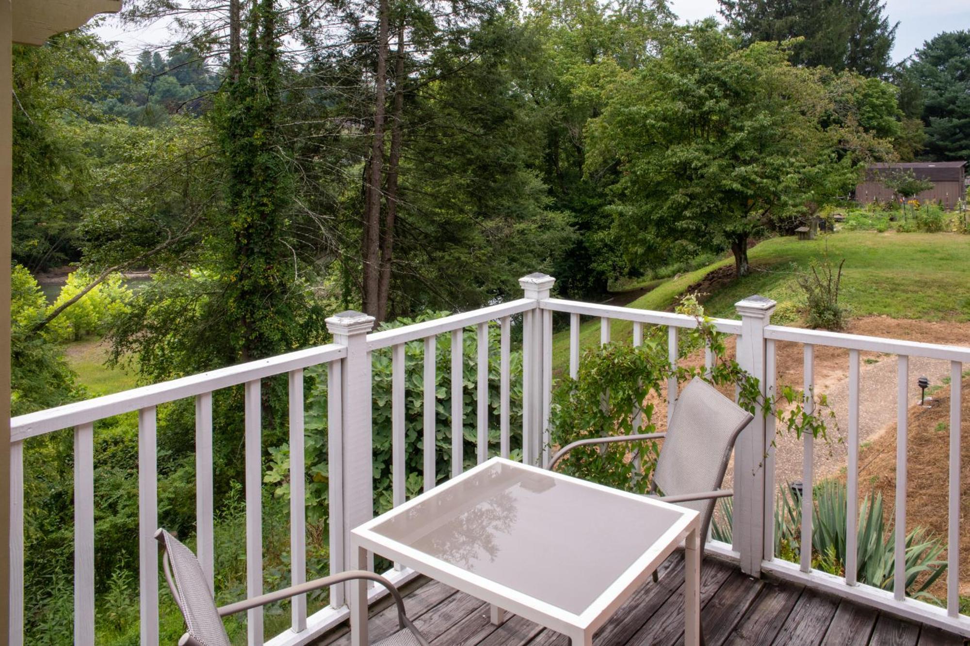 Elk River Hotel & Cafe Sutton 외부 사진