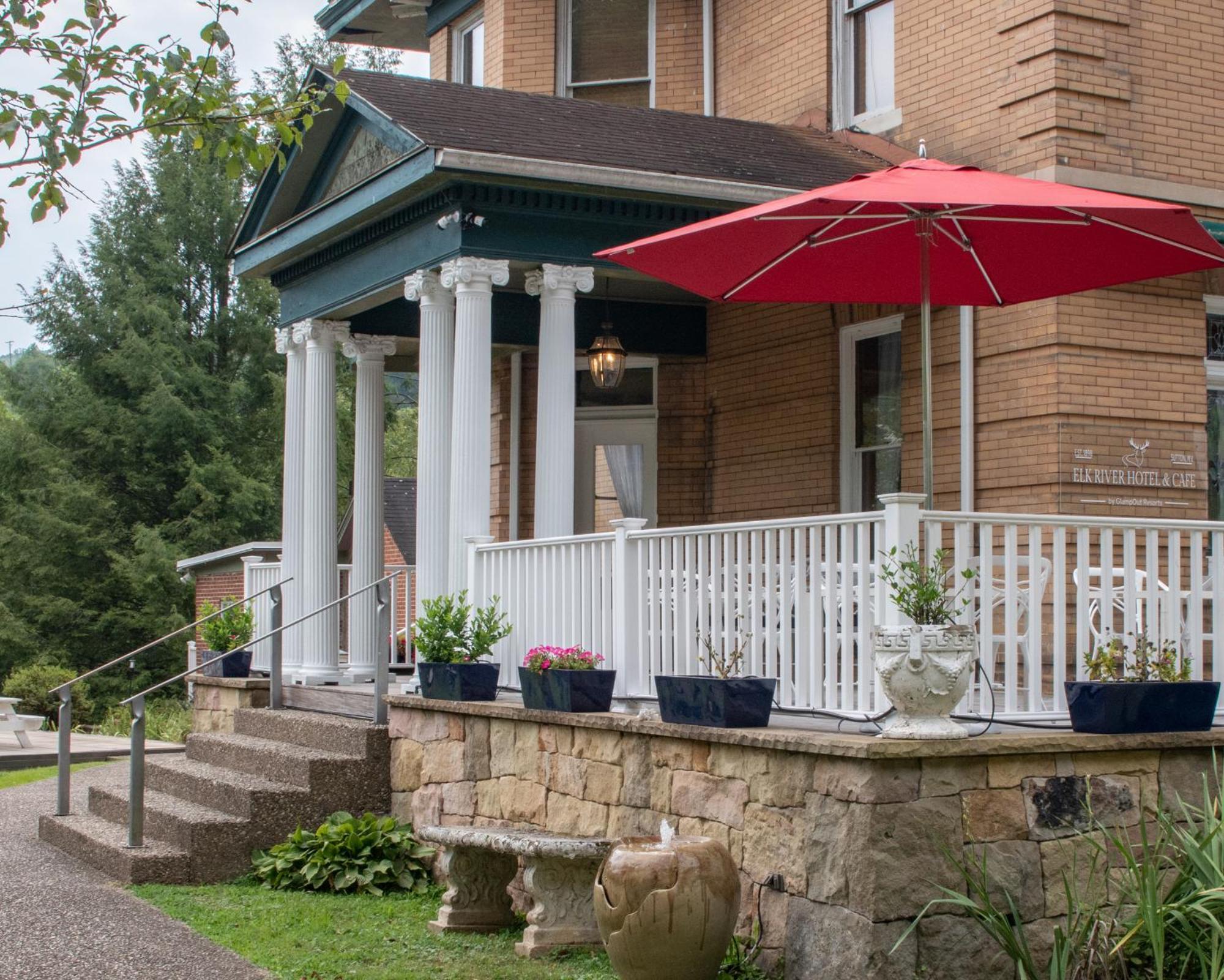 Elk River Hotel & Cafe Sutton 외부 사진