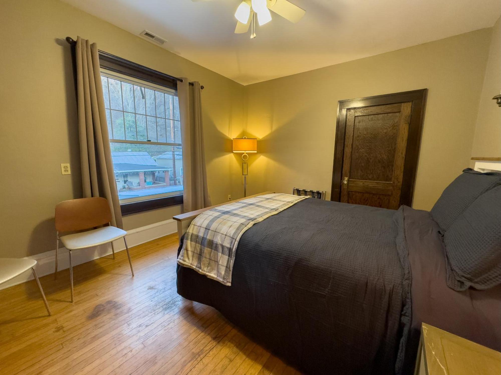 Elk River Hotel & Cafe Sutton 외부 사진